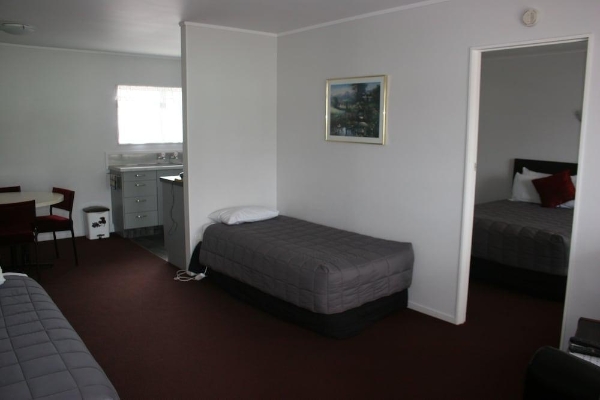 Burgundy Rose Motel